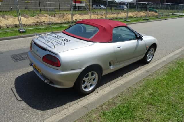 MG F (2000) thumbnail 5