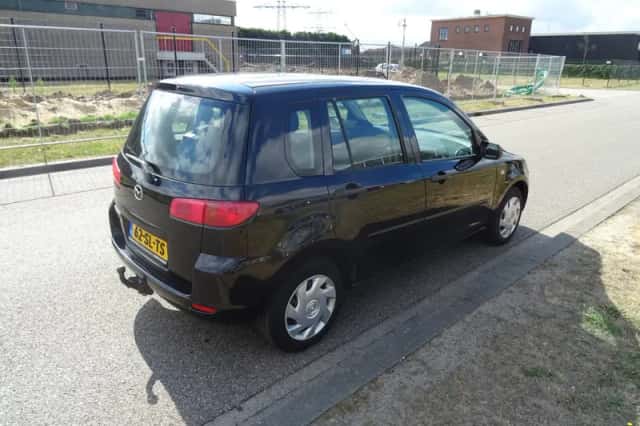 Mazda 2 (2006) thumbnail 5