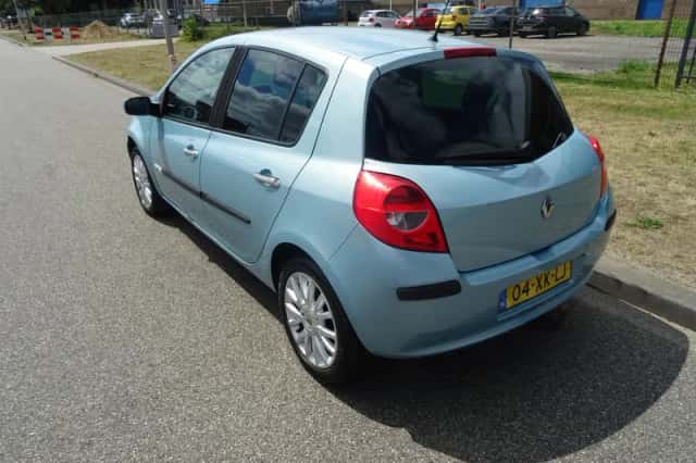 Renault Clio (2007) thumbnail 3