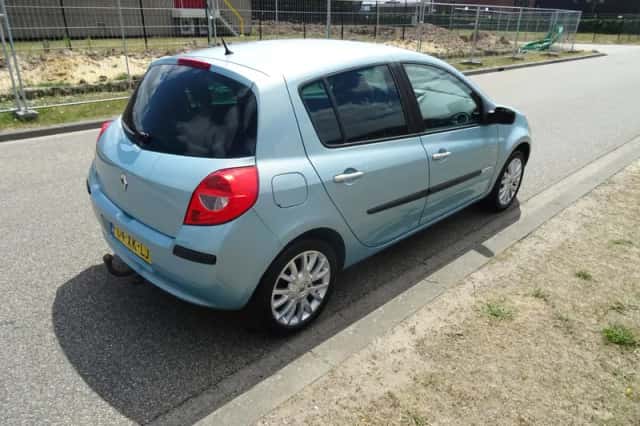 Renault Clio (2007) thumbnail 5