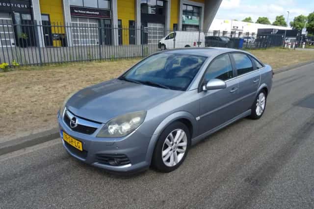 Opel Vectra (2006) thumbnail 1