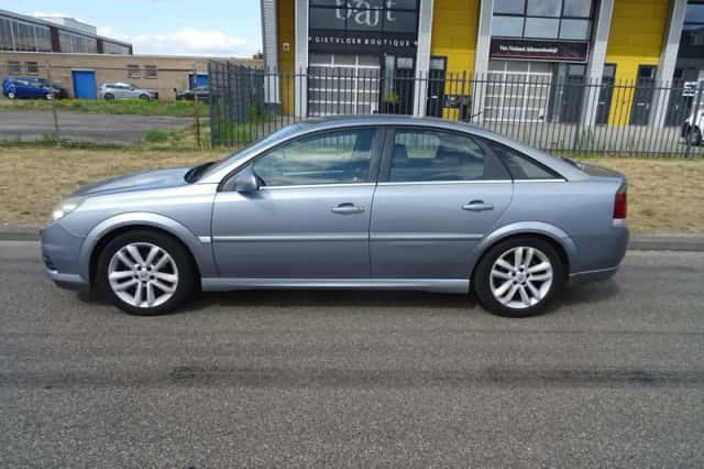 Opel Vectra (2006) thumbnail 2