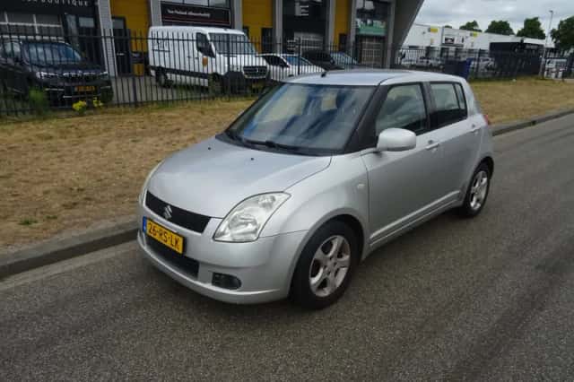 Suzuki Swift (2005) thumbnail 1