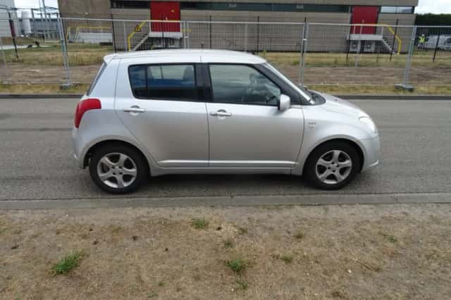 Suzuki Swift (2005) thumbnail 6