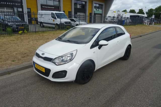 Kia Rio (2012) thumbnail 1