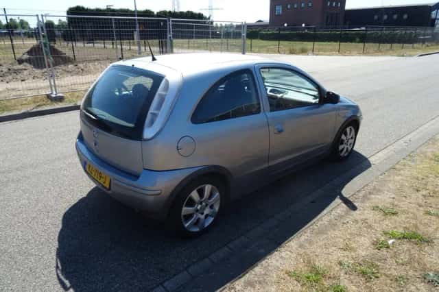Opel Corsa (2006) thumbnail 5