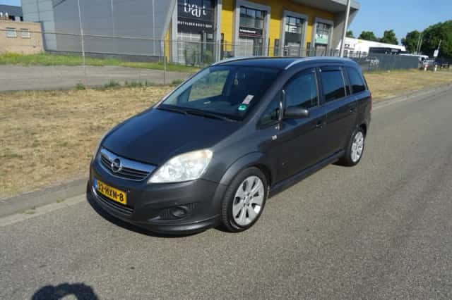 Opel Zafira (2009) thumbnail 1