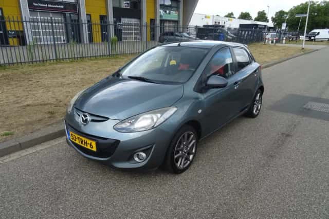 Mazda 2 (2012) thumbnail 1
