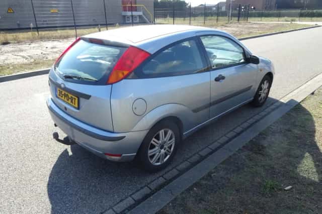 Ford Focus (2004) thumbnail 5