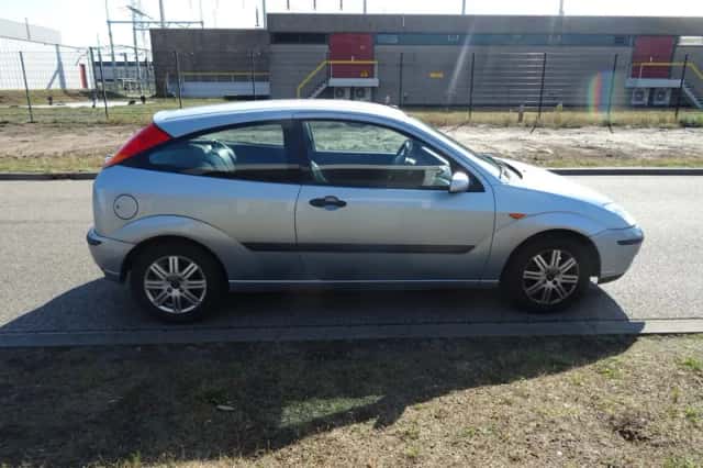 Ford Focus (2004) thumbnail 6