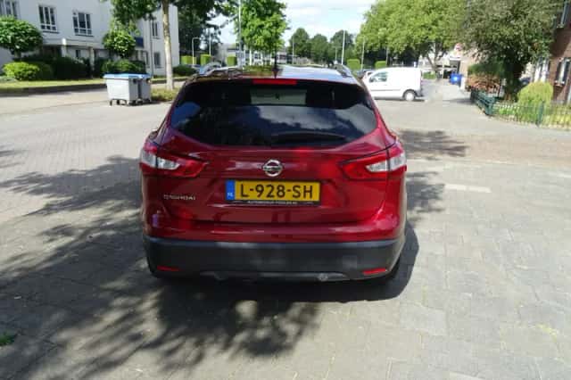 Nissan Qashqai (2015) thumbnail 4