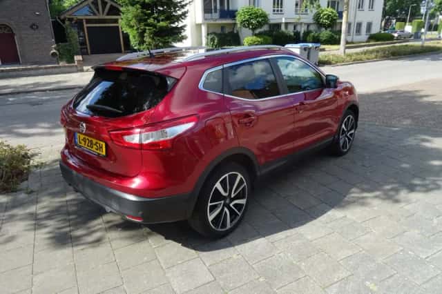 Nissan Qashqai (2015) thumbnail 5