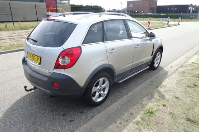 Opel Antara (2008) thumbnail 5