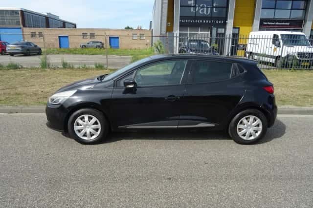 Renault Clio (2015) thumbnail 2