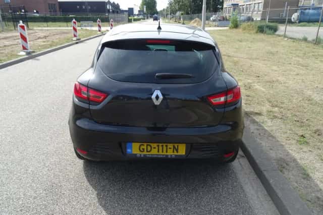 Renault Clio (2015) thumbnail 4