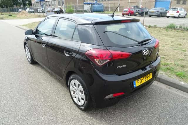 Hyundai i20 (2017) thumbnail 3