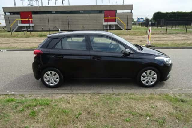 Hyundai i20 (2017) thumbnail 6