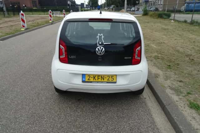 Volkswagen Up! (2013) thumbnail 4