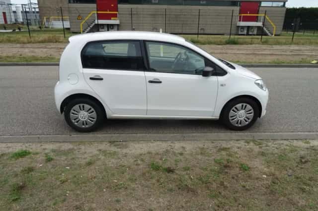 Volkswagen Up! (2013) thumbnail 6