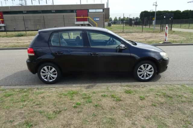 Volkswagen Golf (2011) thumbnail 6