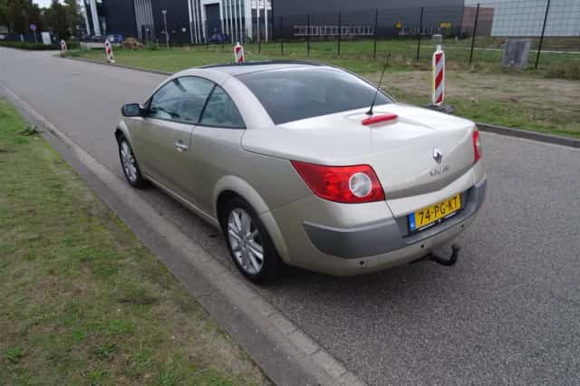 Renault Mégane (2004) thumbnail 5
