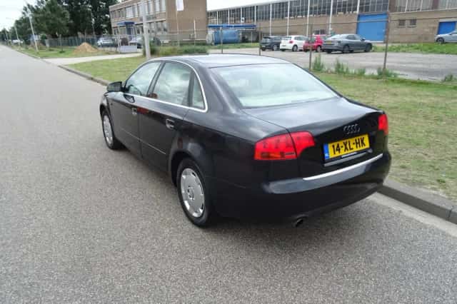Audi A4 (2007) thumbnail 3