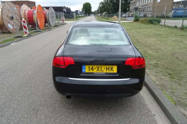 Audi A4 (2007) thumbnail 4