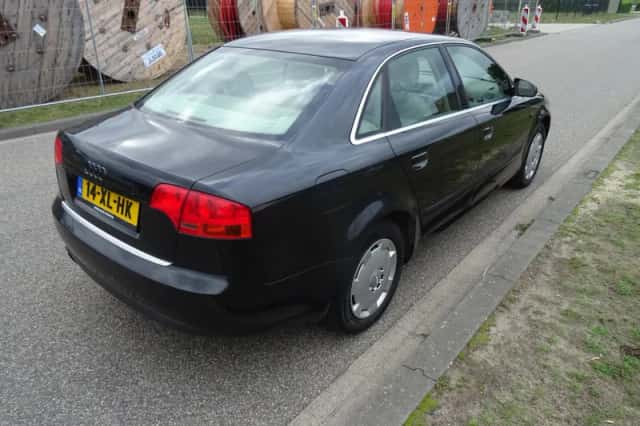 Audi A4 (2007) thumbnail 5