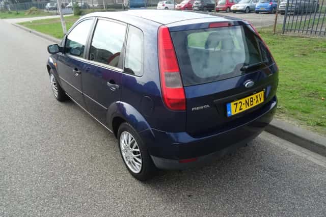 Ford Fiesta (2003) thumbnail 3