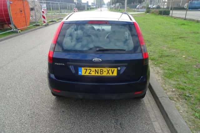Ford Fiesta (2003) thumbnail 4
