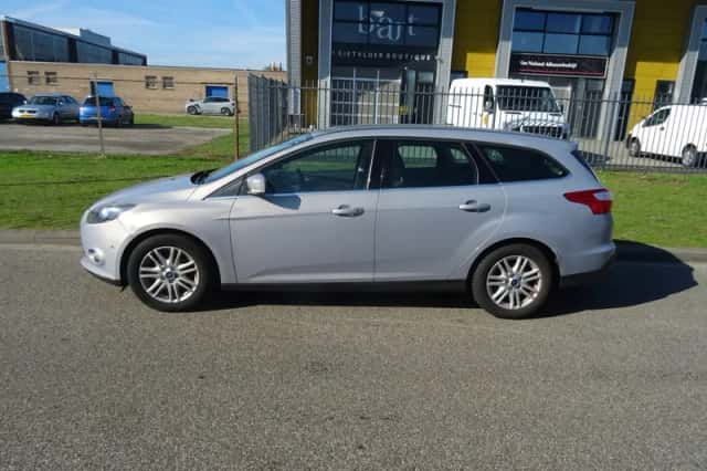 Ford Focus (2013) thumbnail 2