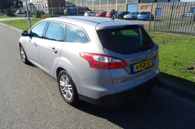 Ford Focus (2013) thumbnail 3