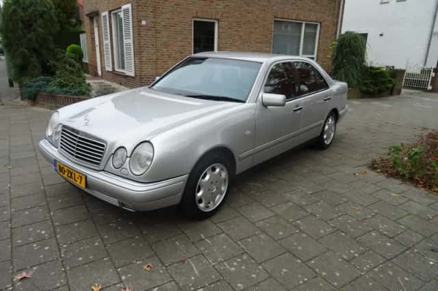 Mercedes-Benz E-Klasse (1996) thumbnail 1