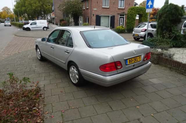 Mercedes-Benz E-Klasse (1996) thumbnail 3