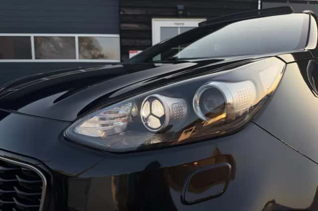 Kia Sportage (2017) thumbnail 2
