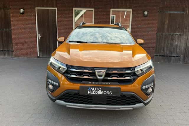 Dacia Sandero Stepway (2021) thumbnail 2