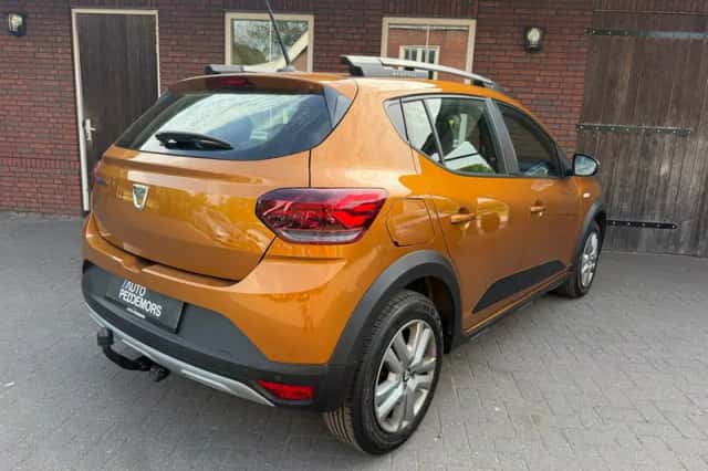 Dacia Sandero Stepway (2021) thumbnail 3