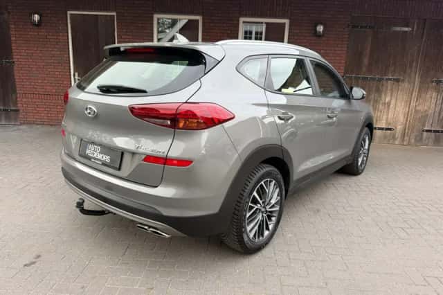 Hyundai Tucson (2019) thumbnail 3