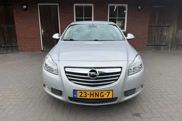 Opel Insignia (2009) thumbnail 2