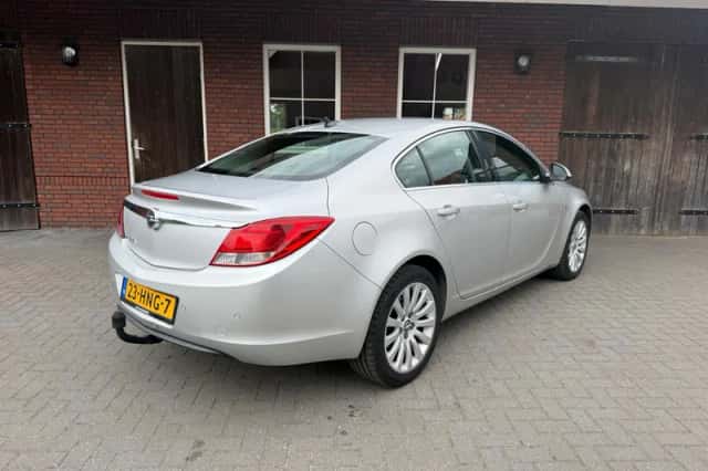 Opel Insignia (2009) thumbnail 3