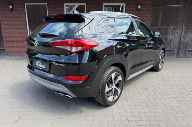 Hyundai Tucson (2017) thumbnail 3