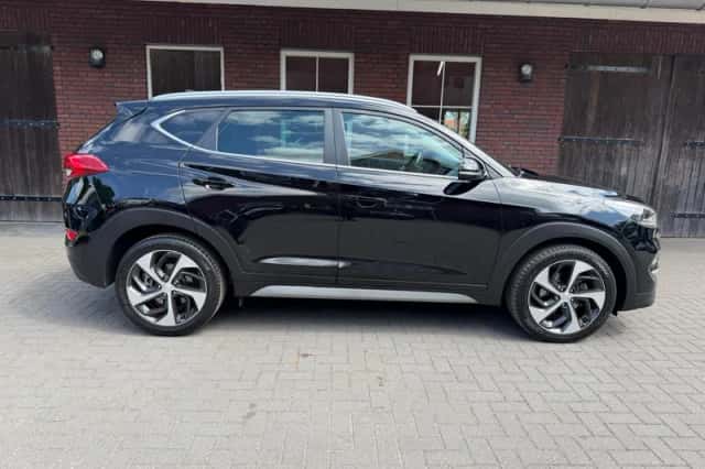 Hyundai Tucson (2017) thumbnail 4