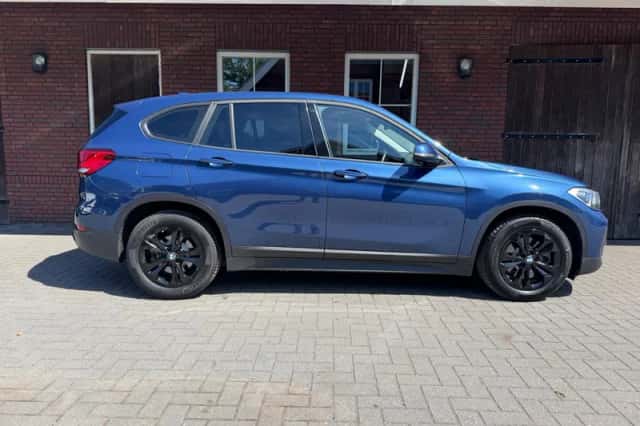 BMW X1 (2021) thumbnail 4