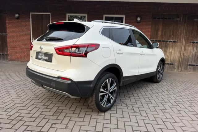 Nissan Qashqai (2019) thumbnail 3