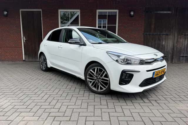 Kia Rio (2018) thumbnail 5