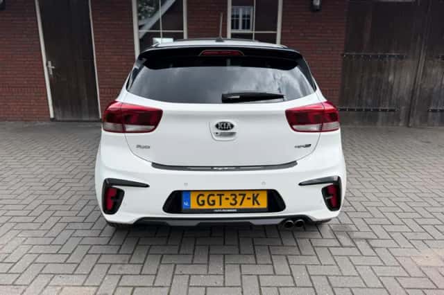 Kia Rio (2018) thumbnail 6