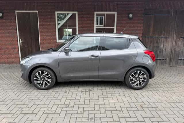 Suzuki Swift (2022) thumbnail 1