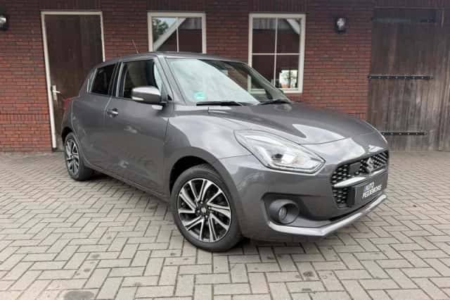 Suzuki Swift (2022) thumbnail 2