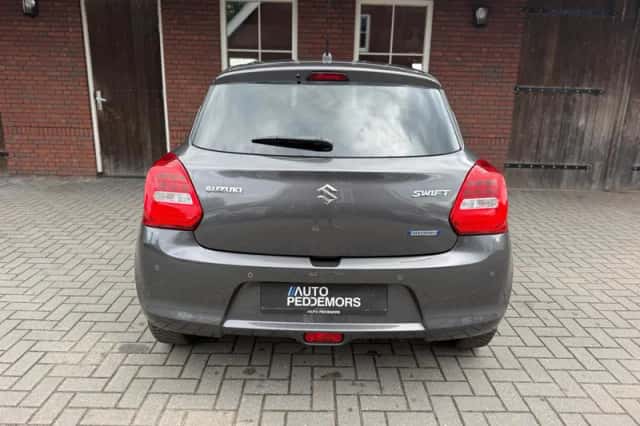 Suzuki Swift (2022) thumbnail 3