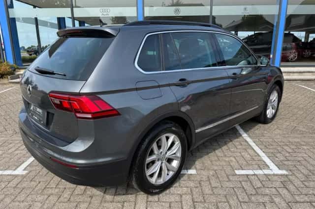 Volkswagen Tiguan (2018) thumbnail 5